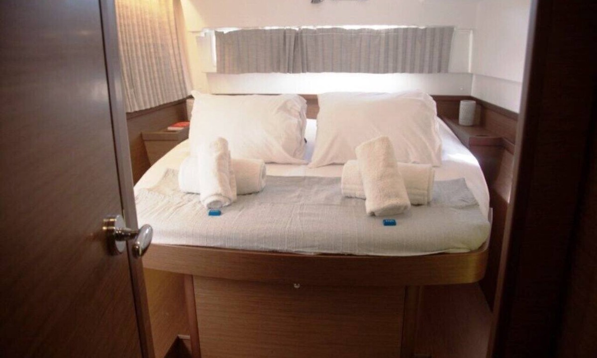 Lavreotiki Boat Rental | Sun-Kissed Sailing Adventure in the Saronic Islands