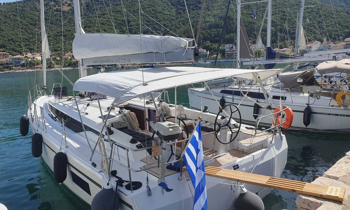 Kiato Boat Rental | Sun-Kissed Sailing Adventure in Peloponeso