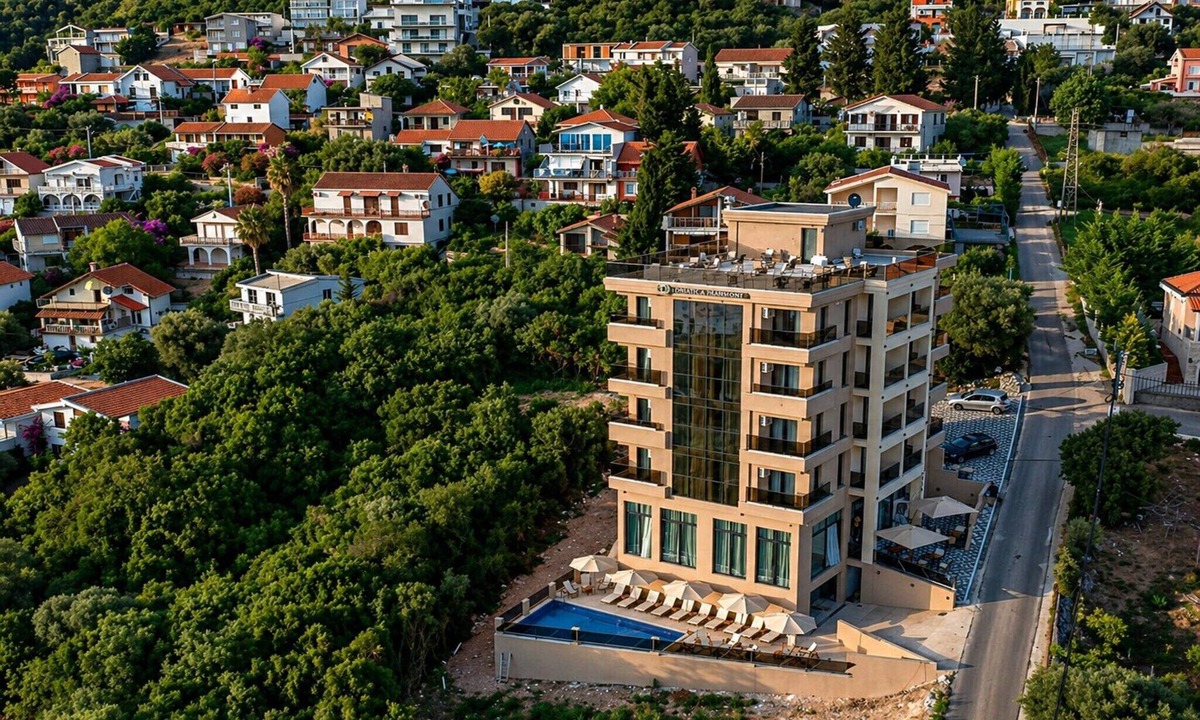 Dobra Voda Apartment | Sunday Dobra Voda - Sea-view Apartment