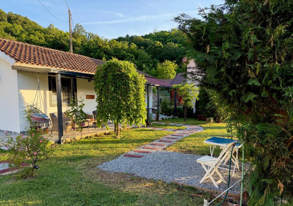 Virpazar House | Sunlight Cottage Maya