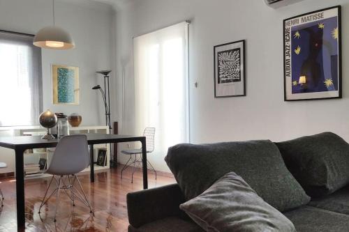 Palaio Faliro Apartment | Sunny Athens flat near the sea 2