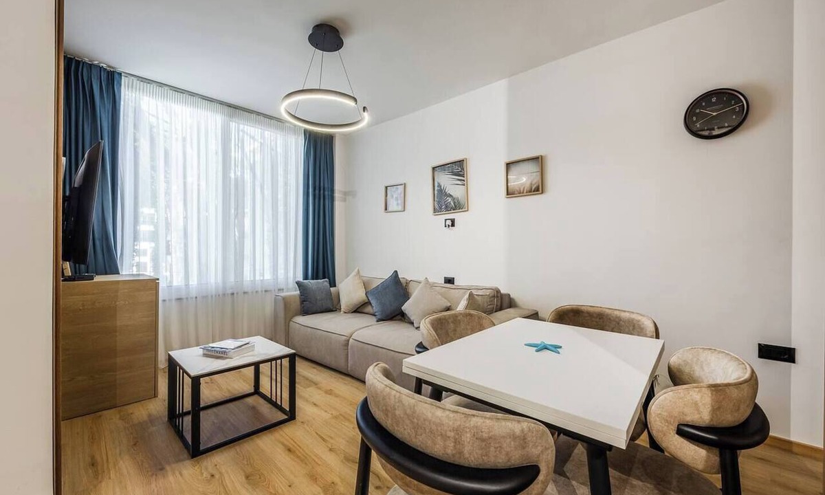 Golem Apartment | Sunny Shore Apartment | Beach Walk by PikHost
