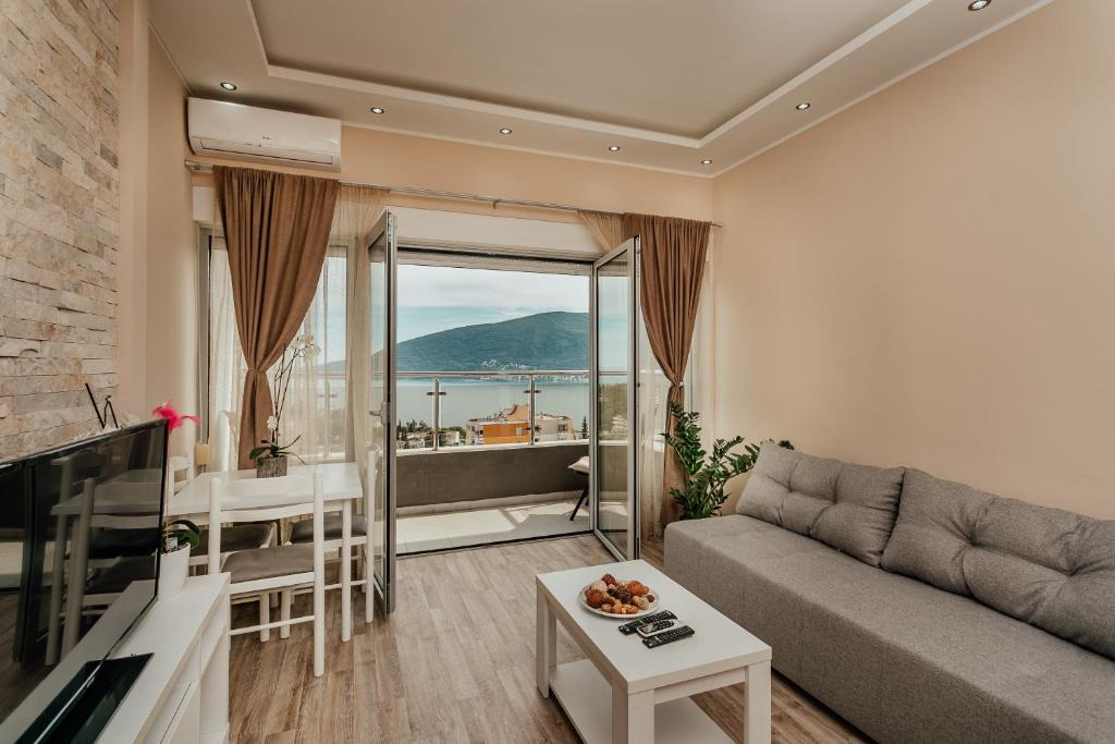 Topla Apartment | Sunny Side Studio Apartment