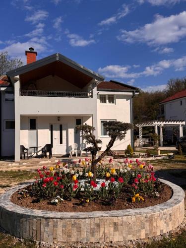 Virpazar Bed & Breakfast | Sunny Valley Retreat near Skadar Lake