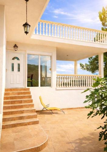 Dobra Voda Villa | Sunny Villa