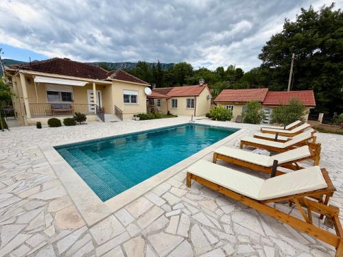 Pricelje House | Sunny village, pool house