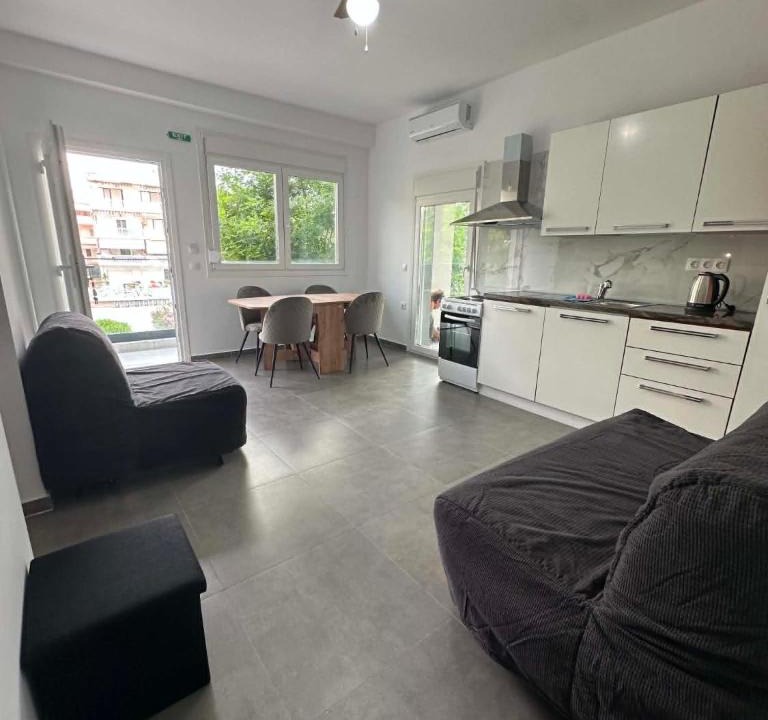 Perea Apartment | Sunset Apartment A-3