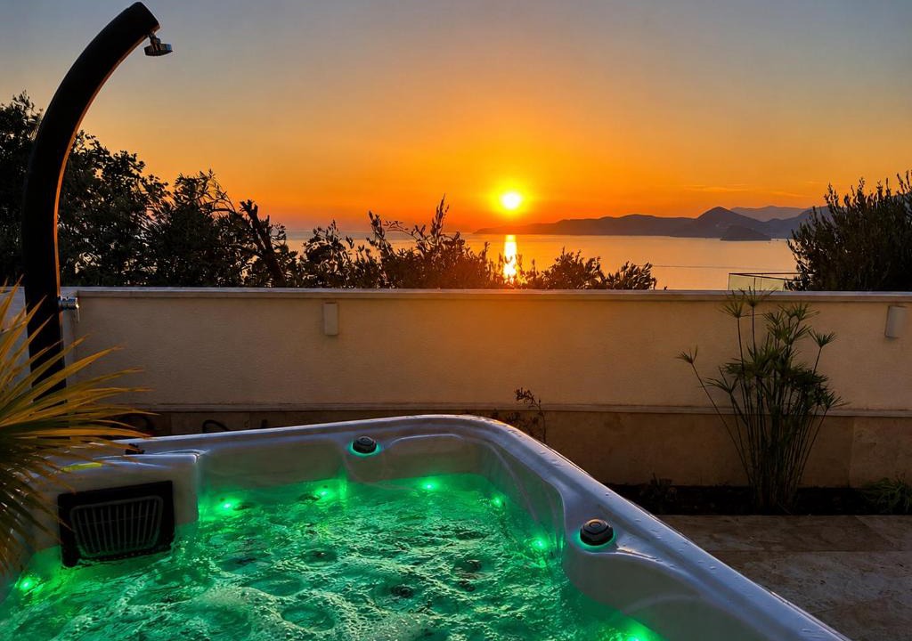 Krstac Apartment | Sunset Vista Sonnenuntergang mit Jacuzzi und Sauna