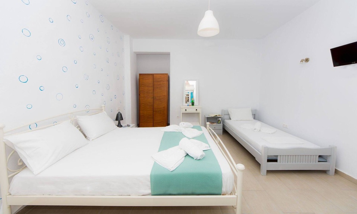 Old Town Naxos Villa | Superb Naxos Apartment | Triple Studio Semi-Basement | Private Balcony