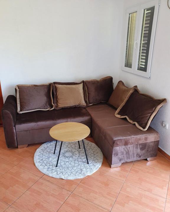 Sutomore Apartment | Sutomore apartments Anika
