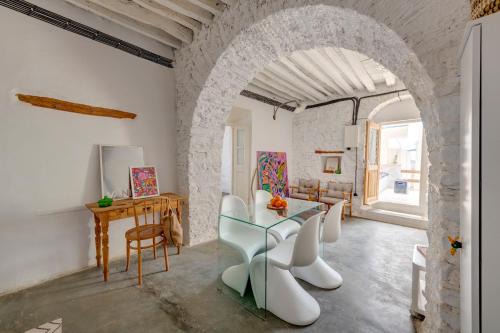 Ano Siros House | Syros Art House
