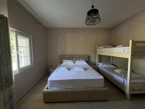 Qerek Villa | T & I Villa firepit, BBQ & grill