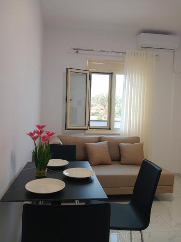 Vlore House | Taku Rooms Vlora 2