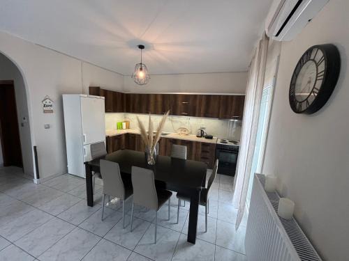 Nea Peramos House | tall house