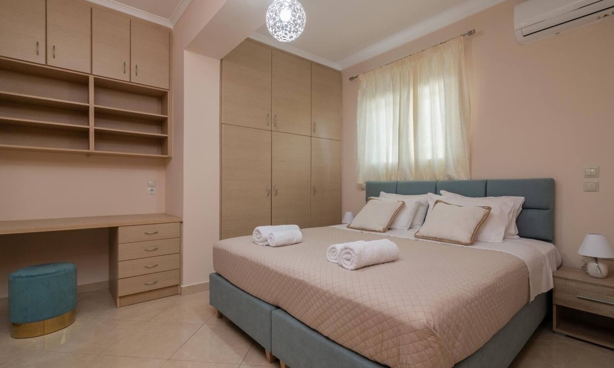 Kalpaki Apartment | Taso's Modern House!