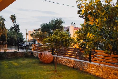 Paralia Vergas Apartment | THALASSA ALMYROS APARTMENTS