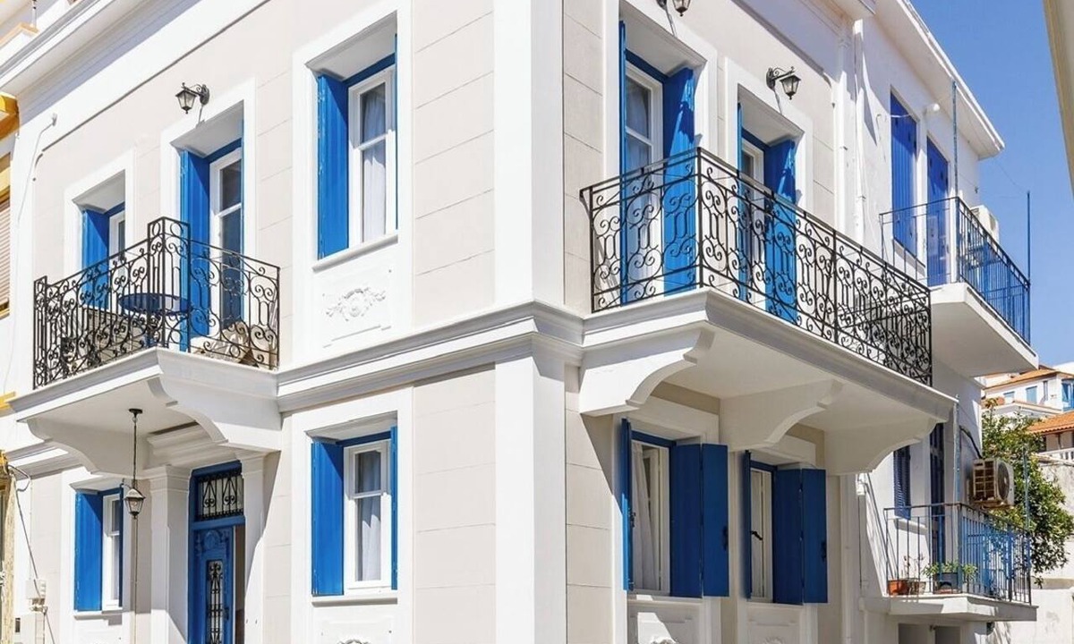 Skopelos House | The Blue Door – Elegant Neoclassical Townhouse in Skopelos Town