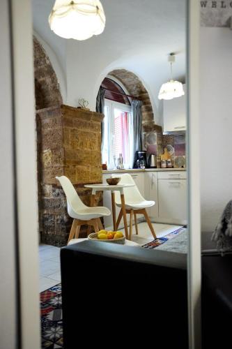Chios Town Apartment | The Cocktail House
