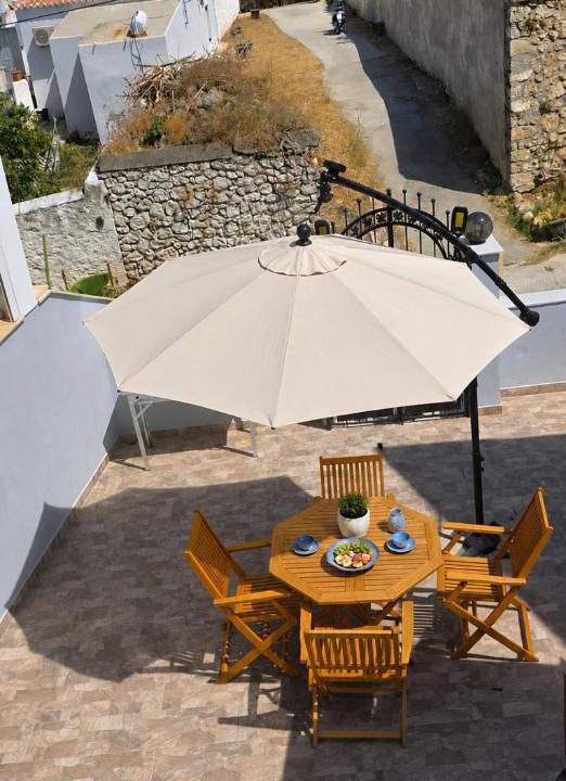 Spetses House | The Courtyard of the Sun