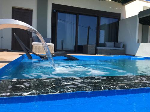 Sithonia House | The Diamond of Kriaritsi "Villas with private pools & hydromassage"