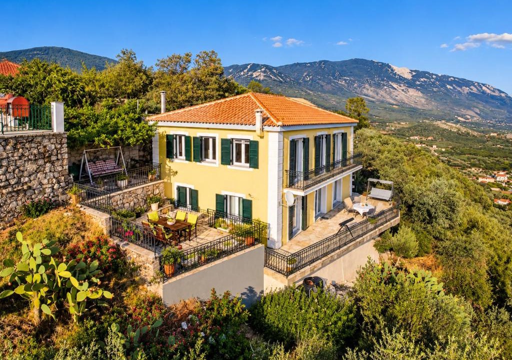 Mazarakata Villa | The Edge Villa by KLV
