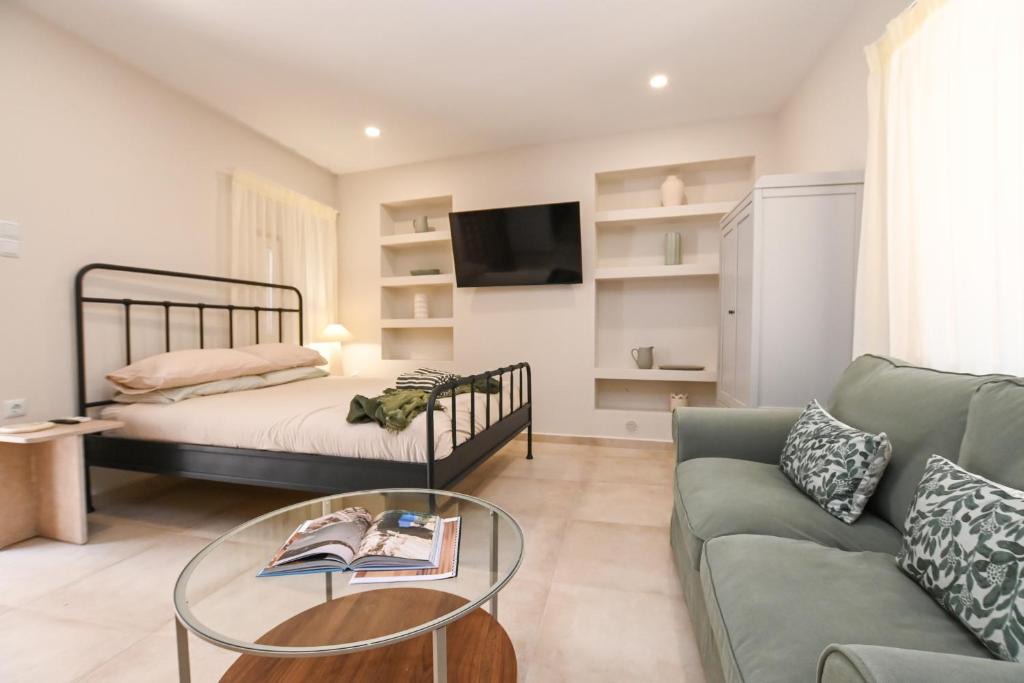 Pothia Apartment | The Island Retreat