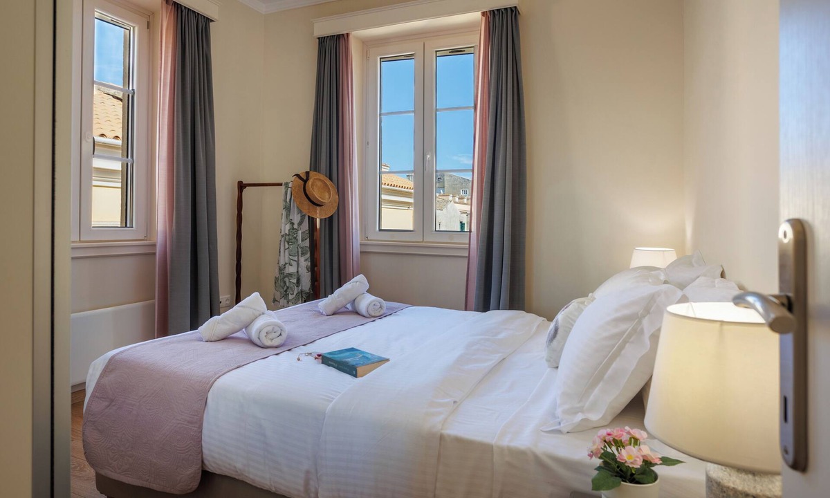 Corfu Town Apartment | The Lucky 12