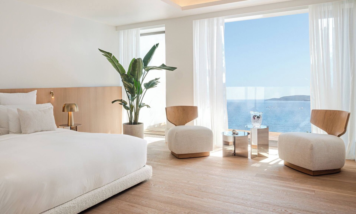 Vouliagmeni Hotel | The Roc Club, A Hotel to Live