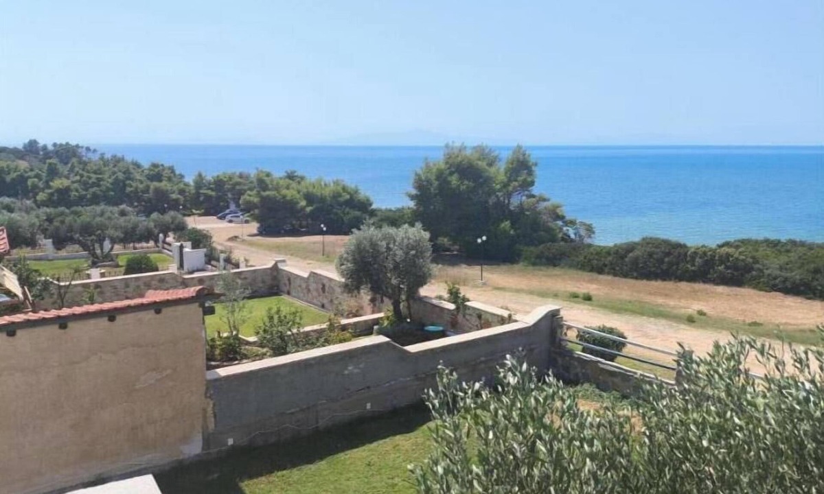 Nea Potidaia Apartment | The summer house
