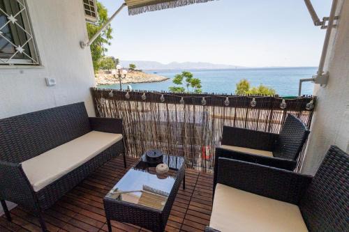 Peiraiki Apartment | TheJellyfishDream Sea-view Balcony Piraeus Escape