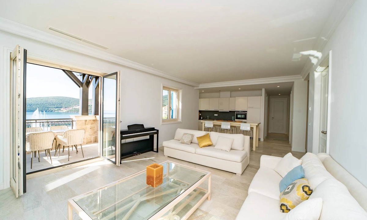 Radovici Apartment | Three bedroom sea view apartment in Lustica Bay
