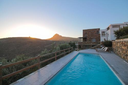 Arnados Apartment | Tinos Pigeon House by TinosHost
