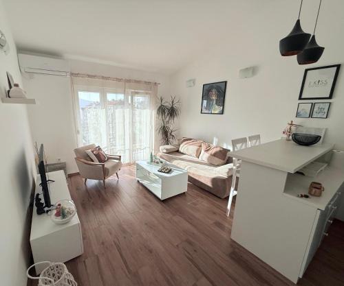 Tomicici Apartment | Tivat apartman