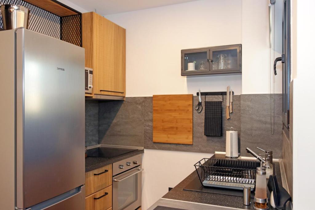 Thessaloniki City Centre Apartment | Tom's Bachelor Pad