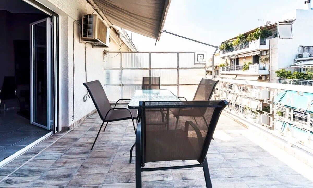 Metaxourgio Apartment | Topfloor central apt with urban views,3' to metro