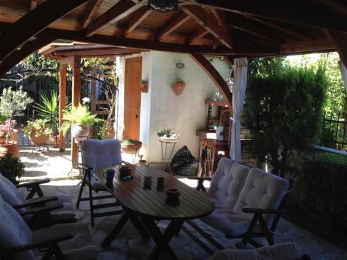 Toroni House | Toroni home