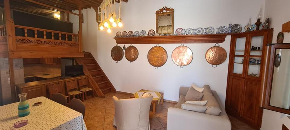 Skyros Town House | Traditional House