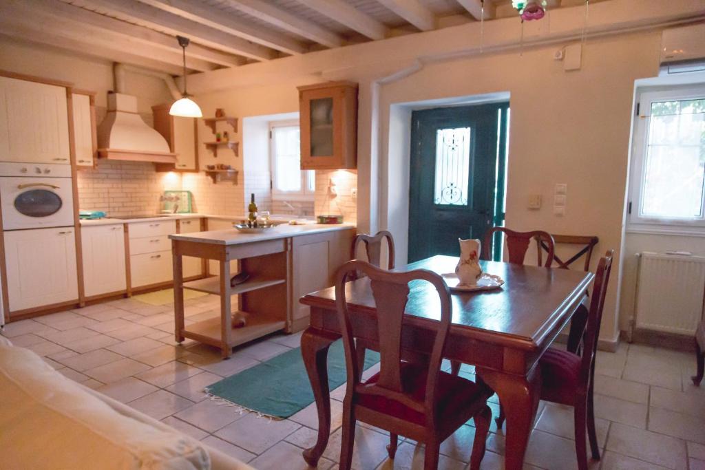 Vassiliki House | Traditional House in the Centre of Vasiliki