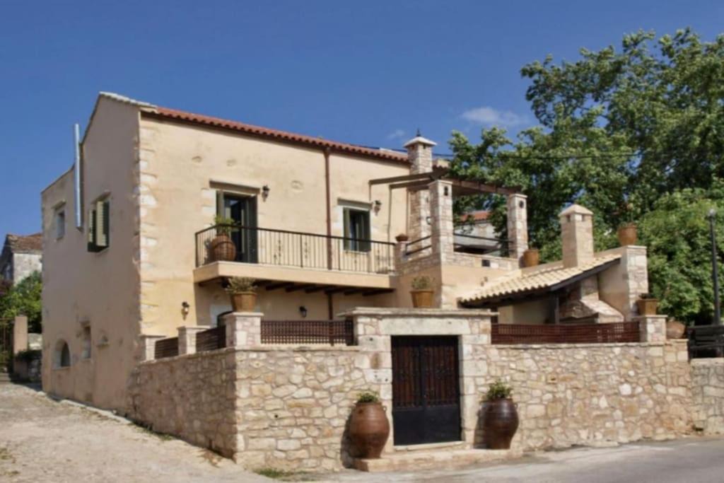 Vamos Villa | Traditional Villa in Vamos