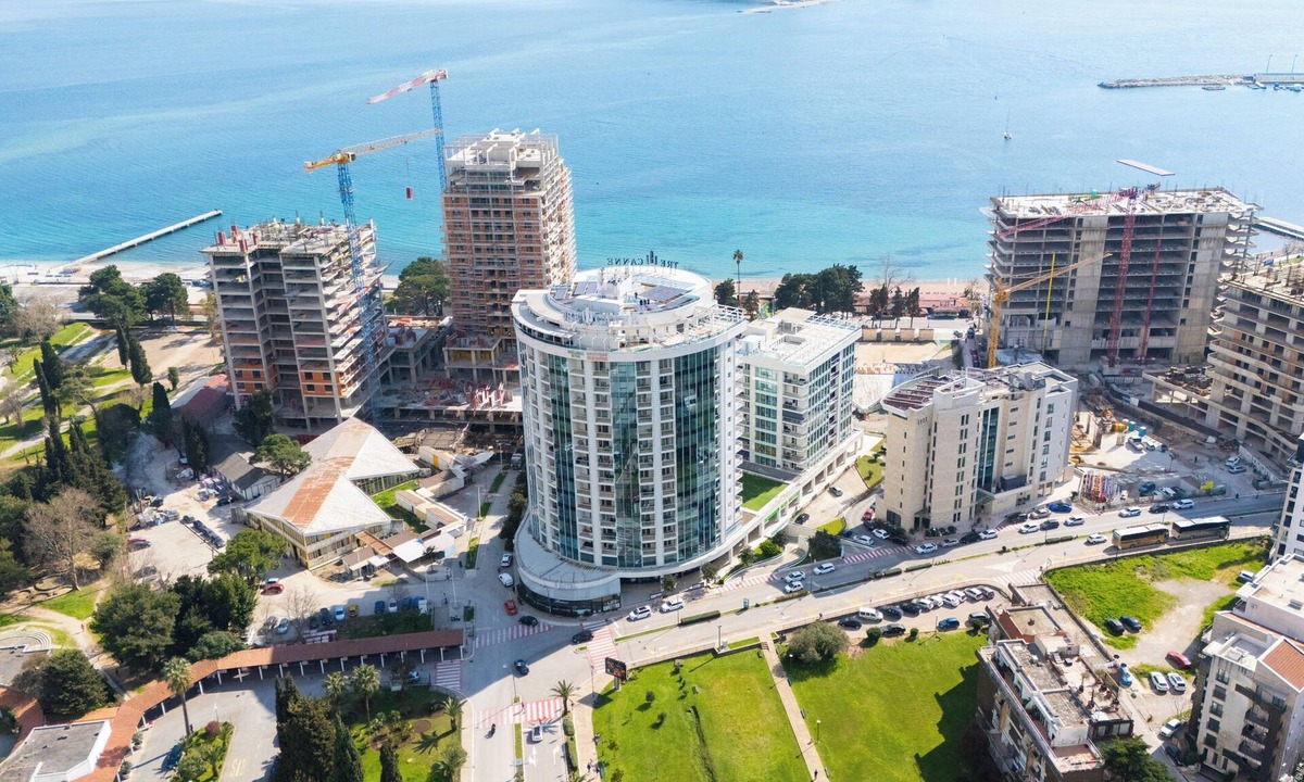 Velji Vinogradi Apartment | Tre Canne Family Retreat/One-Bedroom & Sea Views