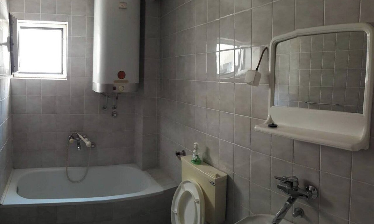 Velji Vinogradi Apartment | Trokrevetna soba sa parkingom i svojim kupatilom.