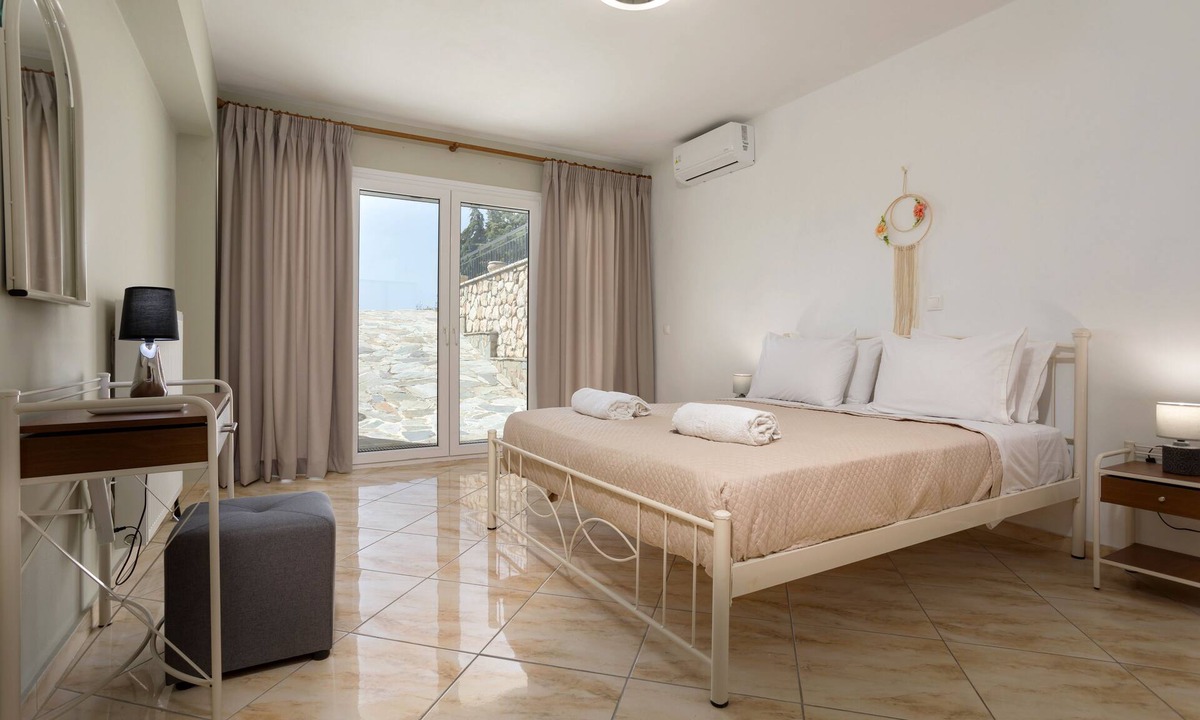 Kalpaki Apartment | Tumeremos Holiday Apartment for 8 people private Bbq area