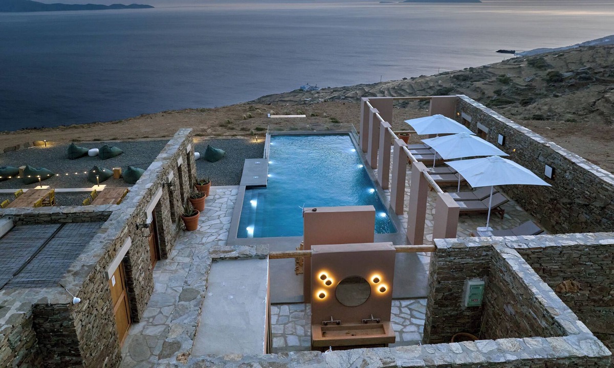 Exomvourgo Hotel | Under the Sun Cycladic Village