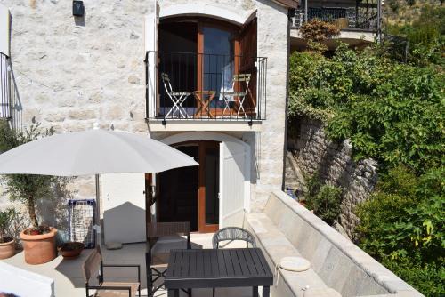 Krstac Apartment | Unique stone apartment Villa M
