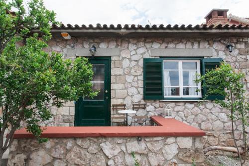 Petralona Villa | unique villa in acropolis area
