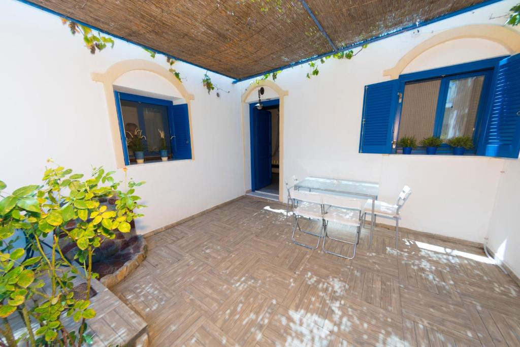 Livadia Apartment | Uno House