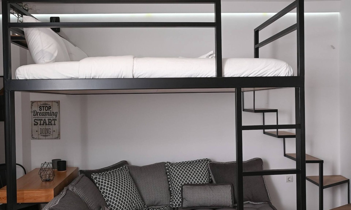 Kypseli Apartment | Urban Loft by Neuvel