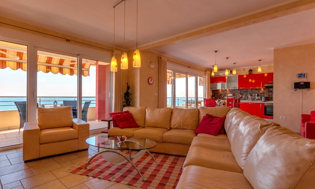 Utjeha Apartment | Vacation apartment/apartment for 5 guests with 145m² in Utjeha (29629)