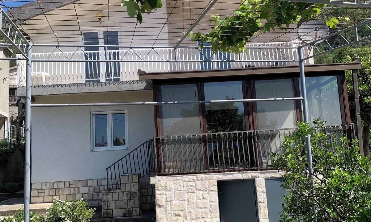 Susanj House | Vacation apartment in Montenegro. Quiet location near the sea. Welcome!