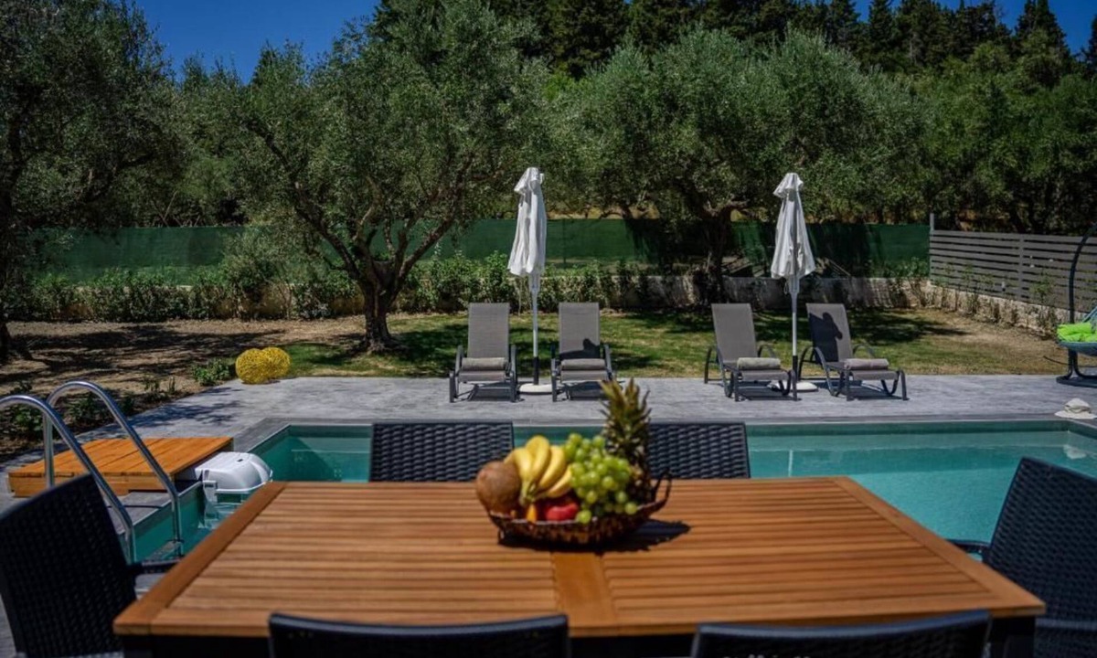 Neromilos Villa | Valeria Private Villa